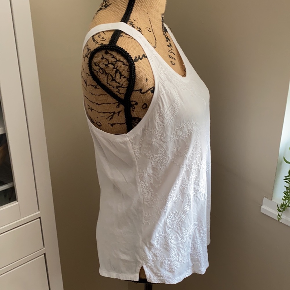 Embroidered tank - Picture 2 of 6